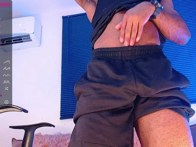Live sex webcam photo for LIAMBROWNN #274559871