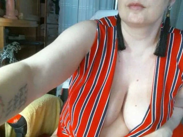 Live sex webcam photo for LINA2111 #291872115