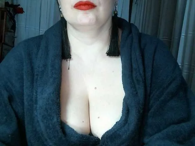 Live sex webcam photo for LINA2111 #293070049