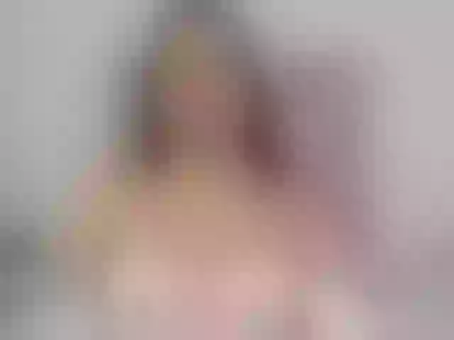Live sex webcam photo for LINDABABYDOLL #291625589