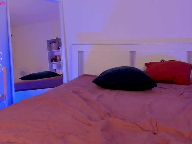 Live sex webcam photo for LISABABYMETAL #275805292