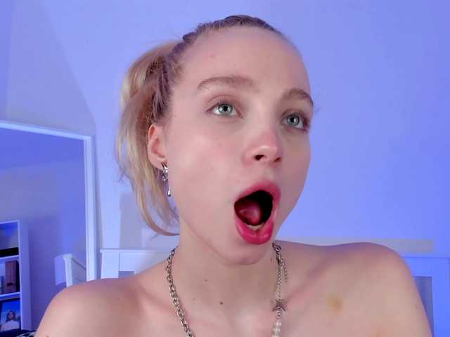 Live sex webcam photo for LISABABYMETAL #276004790