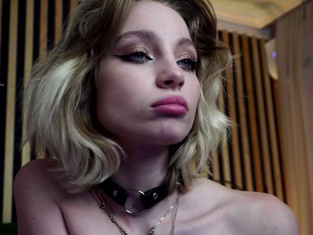 Live sex webcam photo for LISABABYMETAL #278083293