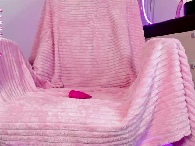 Live sex webcam photo for LISABABYMETAL #284154591