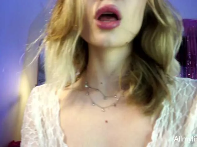 Live sex webcam photo for LISABABYMETAL #290642328