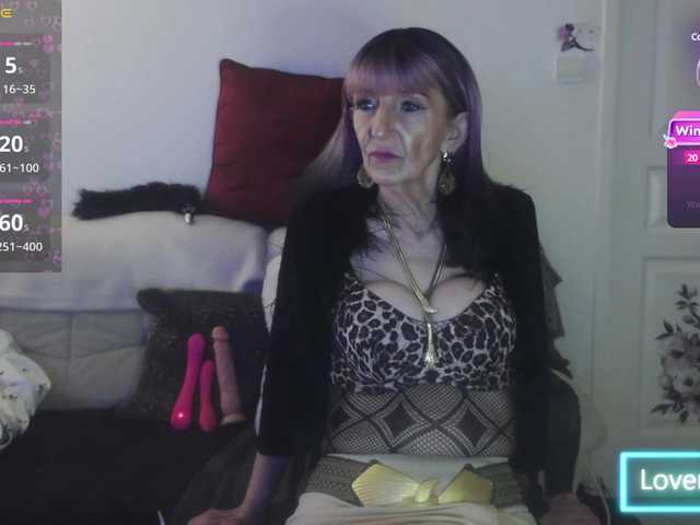 Live sex webcam photo for LISACAM2CAM #290496439