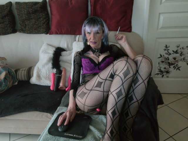 Live sex webcam photo for LISACAM2CAM #290960470