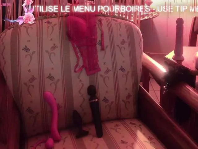 Live sex webcam photo for LISACAM2CAM #292139136