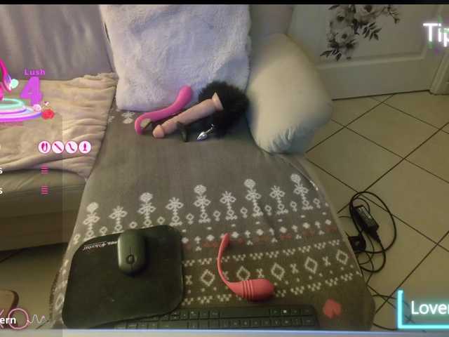 Live sex webcam photo for LISACAM2CAM #292292574