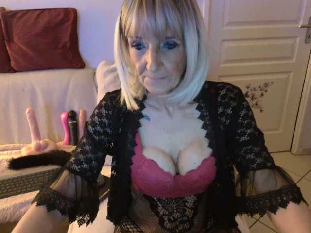 Live sex webcam photo for LISACAM2CAM #292367731