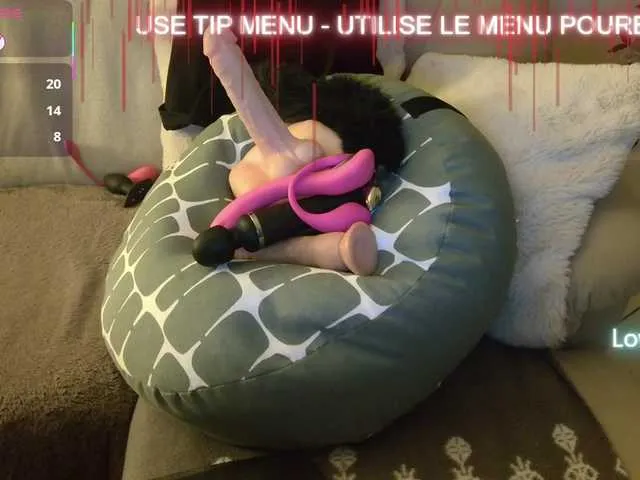 Live sex webcam photo for LISACAM2CAM #292480310