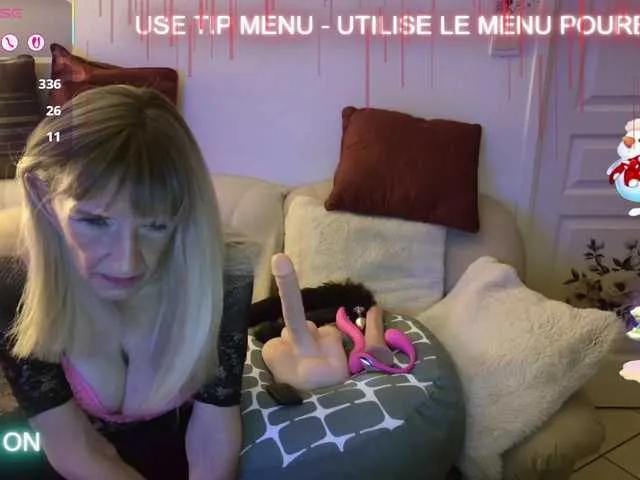 Live sex webcam photo for LISACAM2CAM #292525656
