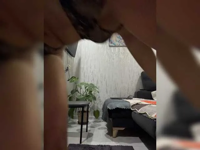 Live sex webcam photo for LISSAAA1 #294203395