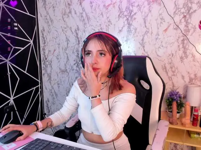 Live sex webcam photo for LITTLE-SIN #290534477