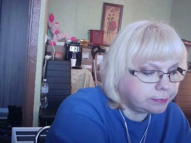 Live sex webcam photo for LOLA88888 #272840540