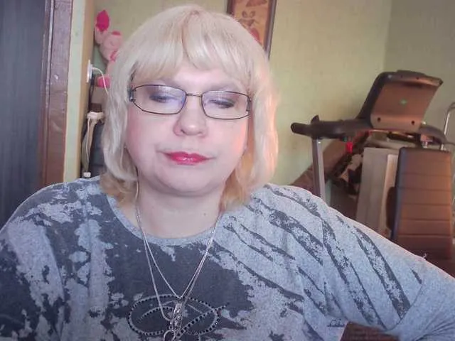 Live sex webcam photo for LOLA88888 #272876235