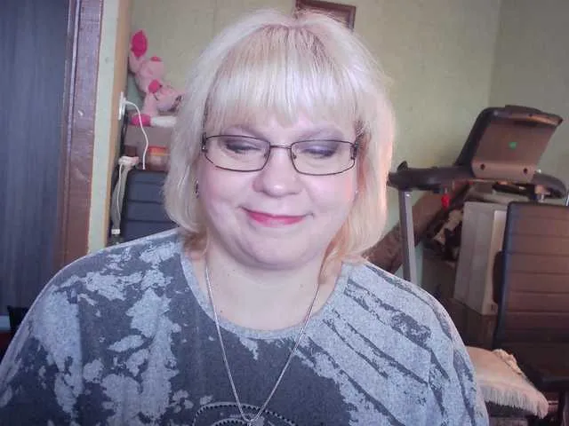 Live sex webcam photo for LOLA88888 #272895249