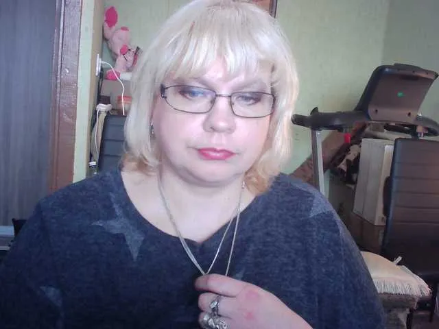 Live sex webcam photo for LOLA88888 #272941671