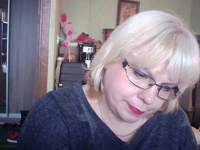 Live sex webcam photo for LOLA88888 #272952580