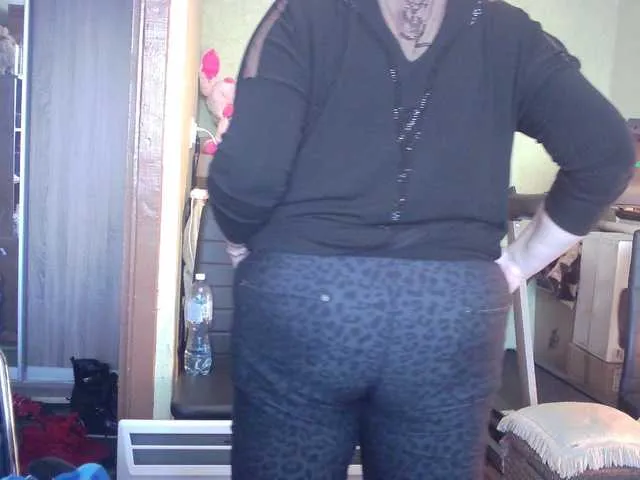 Live sex webcam photo for LOLA88888 #272968487