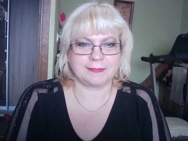 Live sex webcam photo for LOLA88888 #272978966