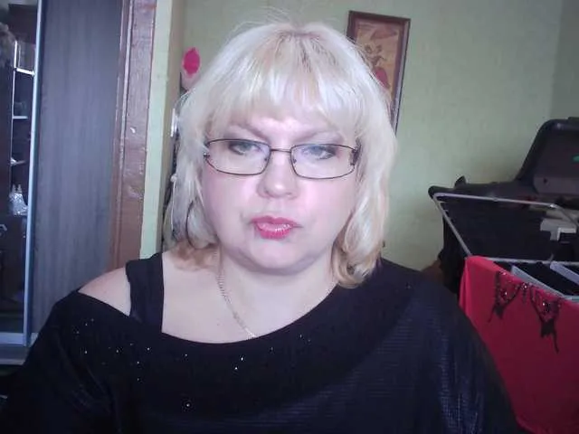 Live sex webcam photo for LOLA88888 #273023363
