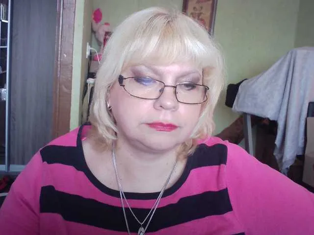 Live sex webcam photo for LOLA88888 #273083679