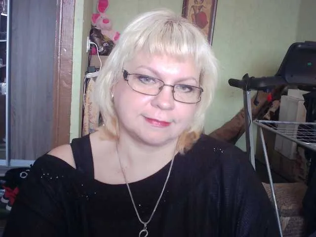 Live sex webcam photo for LOLA88888 #273357447