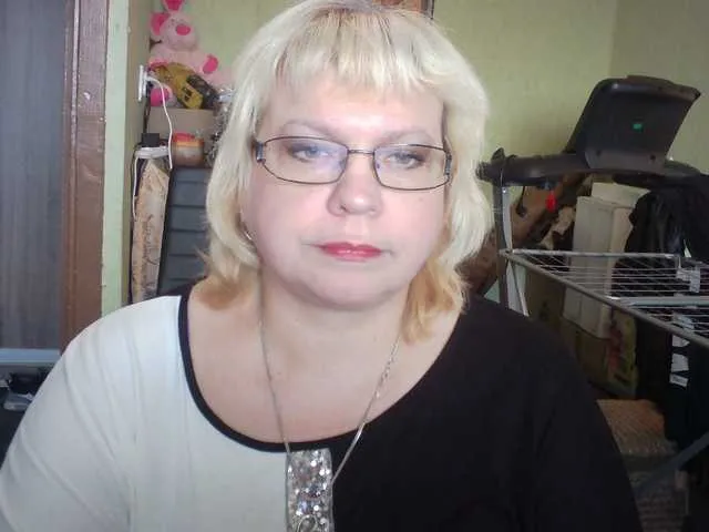 Live sex webcam photo for LOLA88888 #273437281