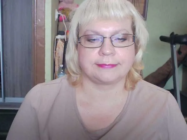 Live sex webcam photo for LOLA88888 #273571481