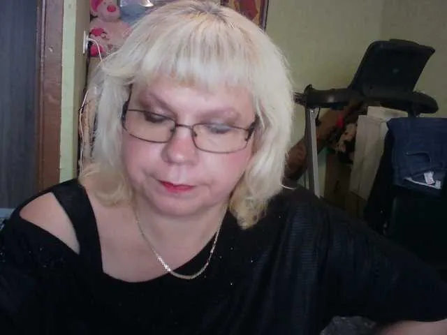 Live sex webcam photo for LOLA88888 #274238291