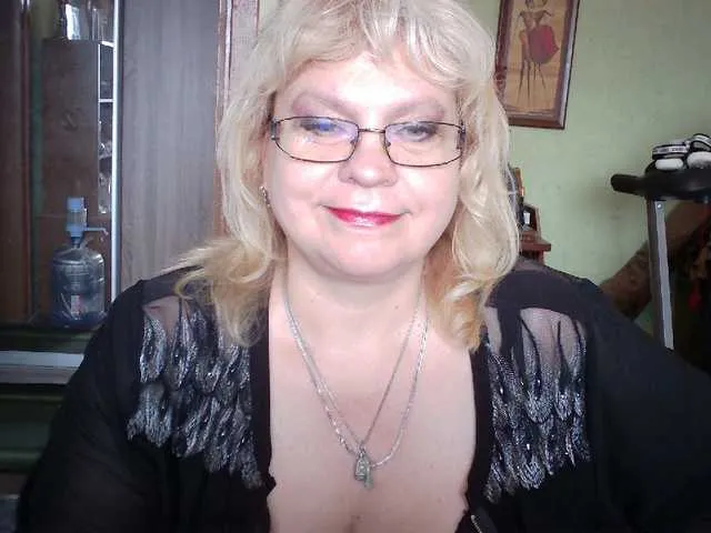 Live sex webcam photo for LOLA88888 #275560335