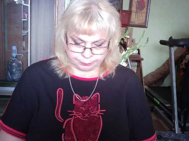 Live sex webcam photo for LOLA88888 #275675634