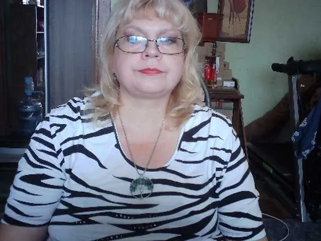 Live sex webcam photo for LOLA88888 #275824911