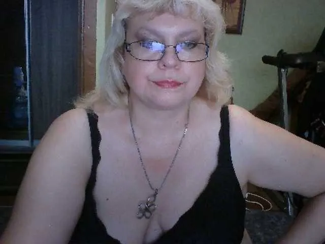 Live sex webcam photo for LOLA88888 #276184876