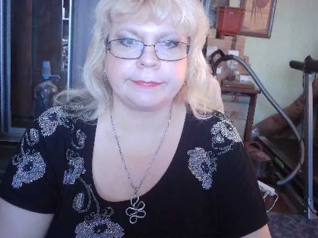 Live sex webcam photo for LOLA88888 #276578928