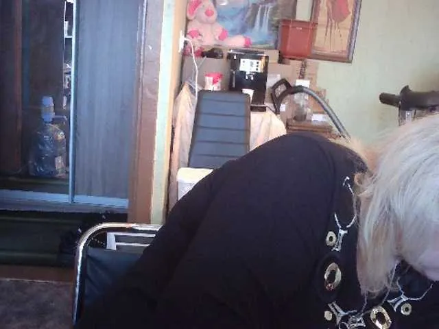 Live sex webcam photo for LOLA88888 #276598905