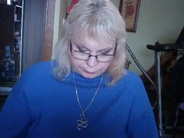 Live sex webcam photo for LOLA88888 #276759579