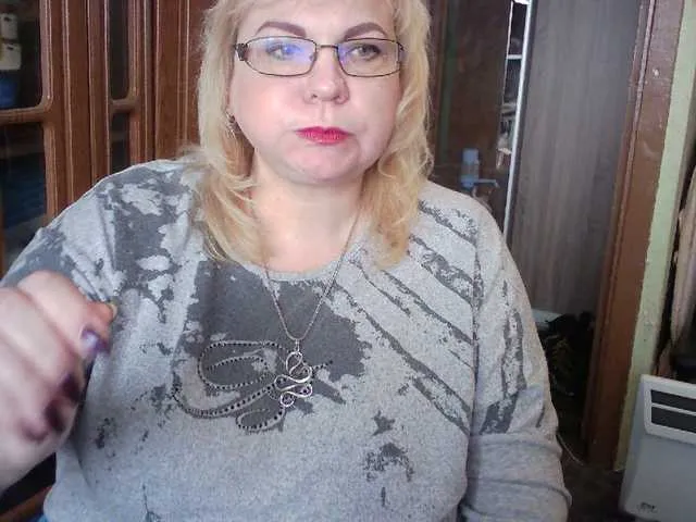 Live sex webcam photo for LOLA88888 #277165224