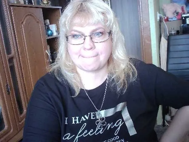 Live sex webcam photo for LOLA88888 #277703854