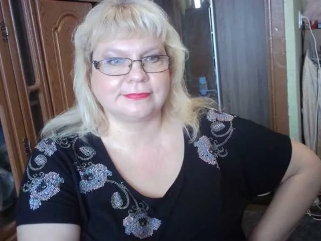 Live sex webcam photo for LOLA88888 #277940036