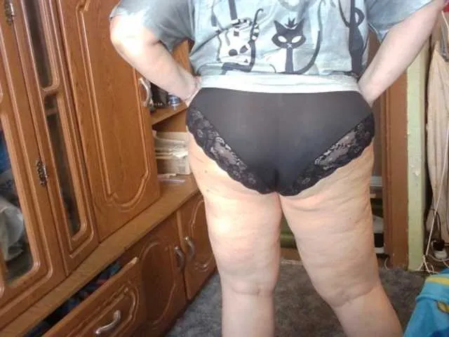 Live sex webcam photo for LOLA88888 #277952003