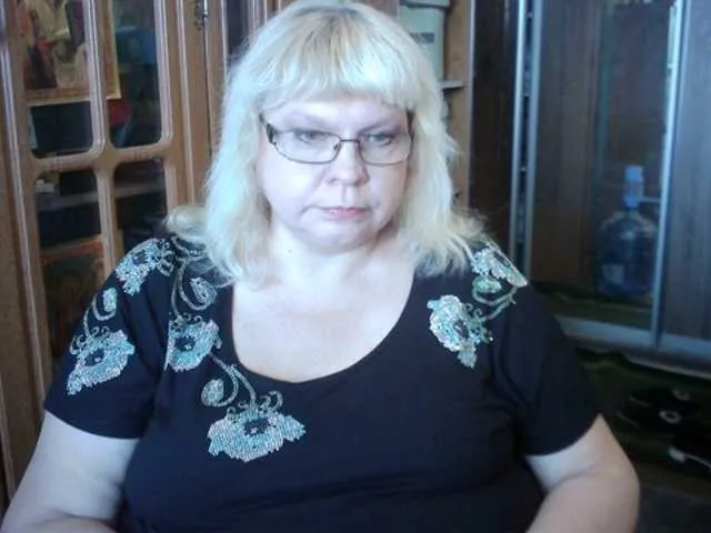 Live sex webcam photo for LOLA88888 #289331976