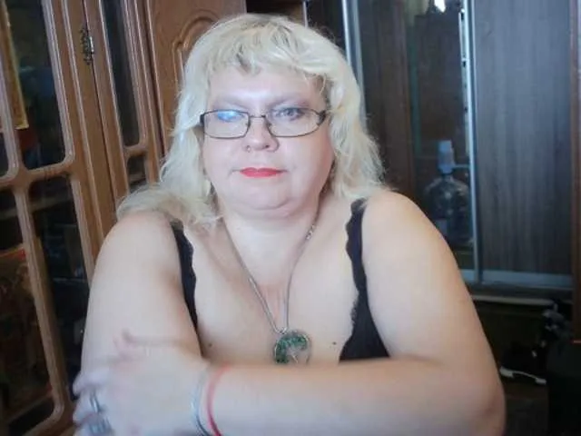 Live sex webcam photo for LOLA88888 #289435155