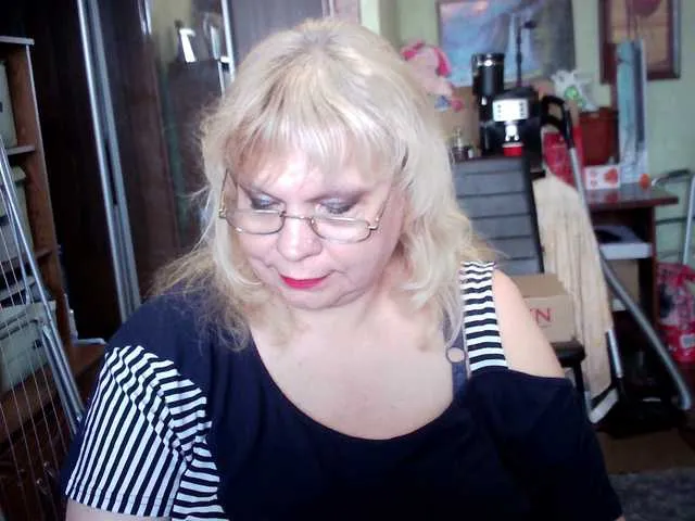 Live sex webcam photo for LOLA88888 #291167270