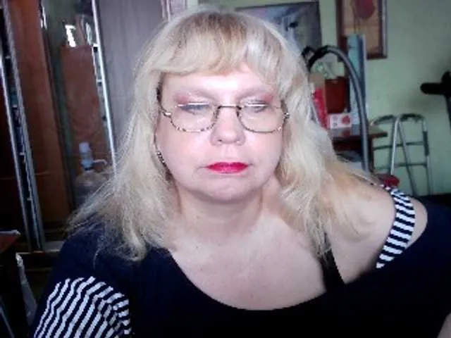 Live sex webcam photo for LOLA88888 #291184854