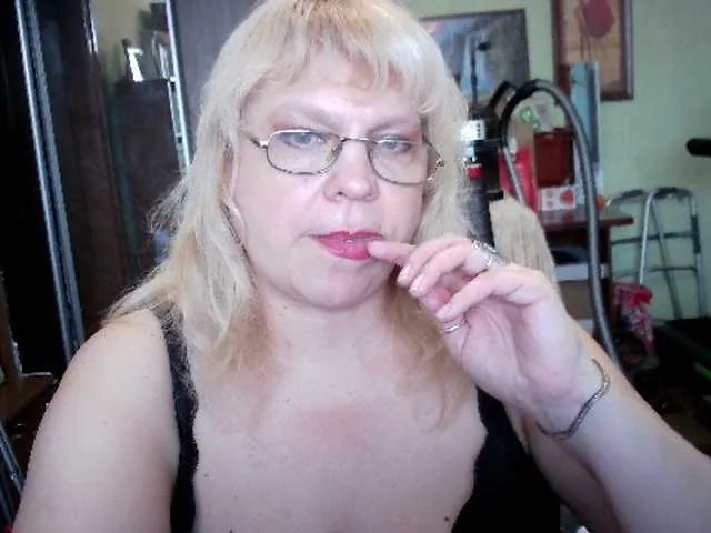 Live sex webcam photo for LOLA88888 #291206092