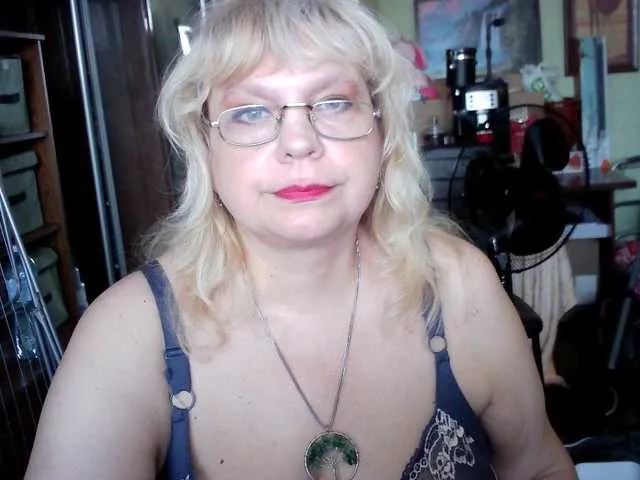 Live sex webcam photo for LOLA88888 #291231675