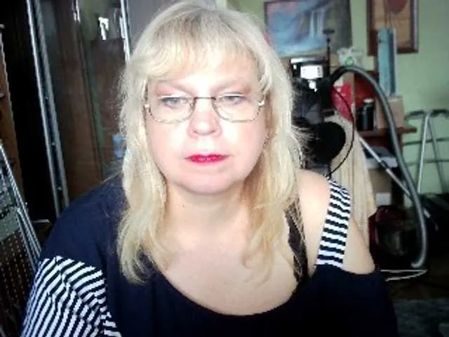 Live sex webcam photo for LOLA88888 #291253254