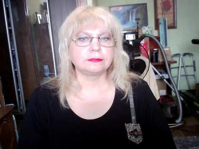 Live sex webcam photo for LOLA88888 #291260497
